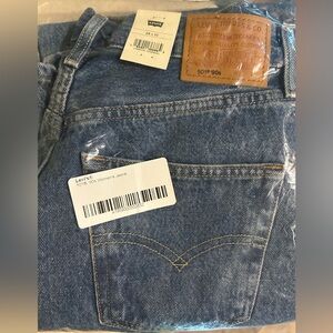 NEW! Levi’s Woman’s jeans. 501 style (size 26x32)